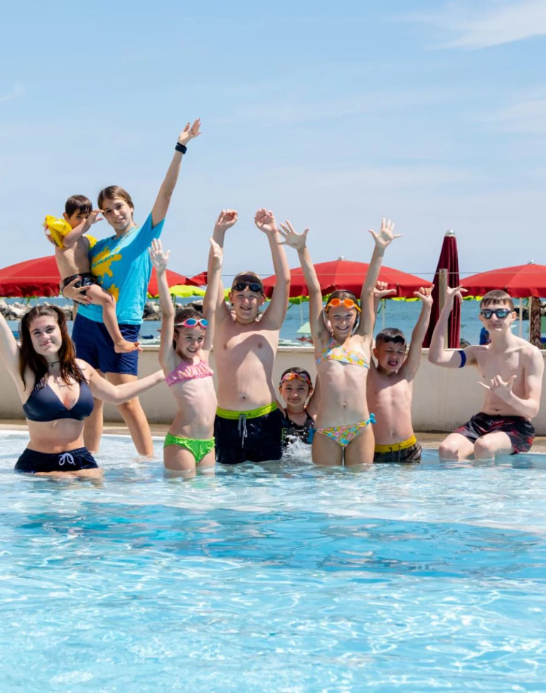 media.Animazione - Mini Club - Foto di Gruppo (1)