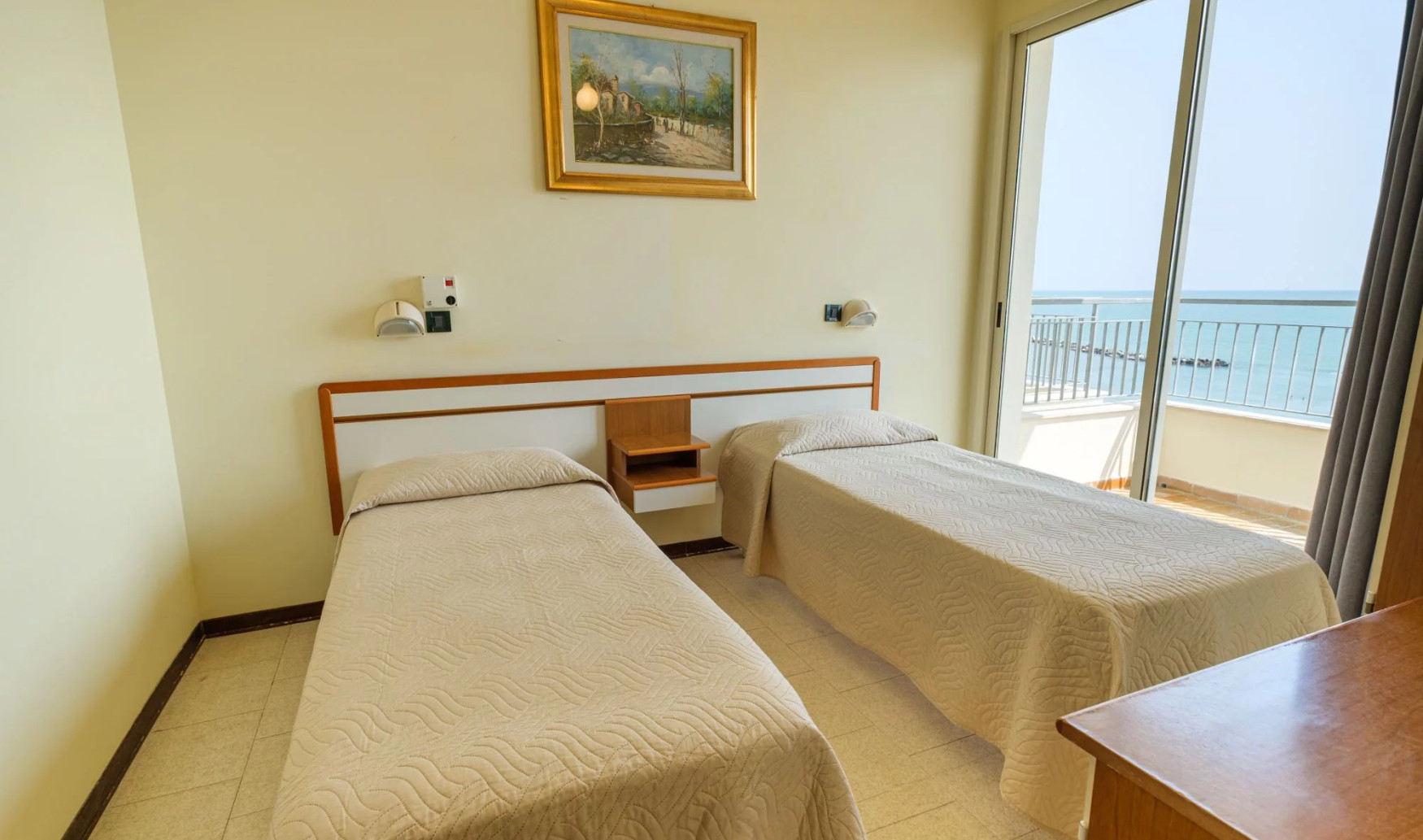 media.Classic25 - Camera Comunicante-4